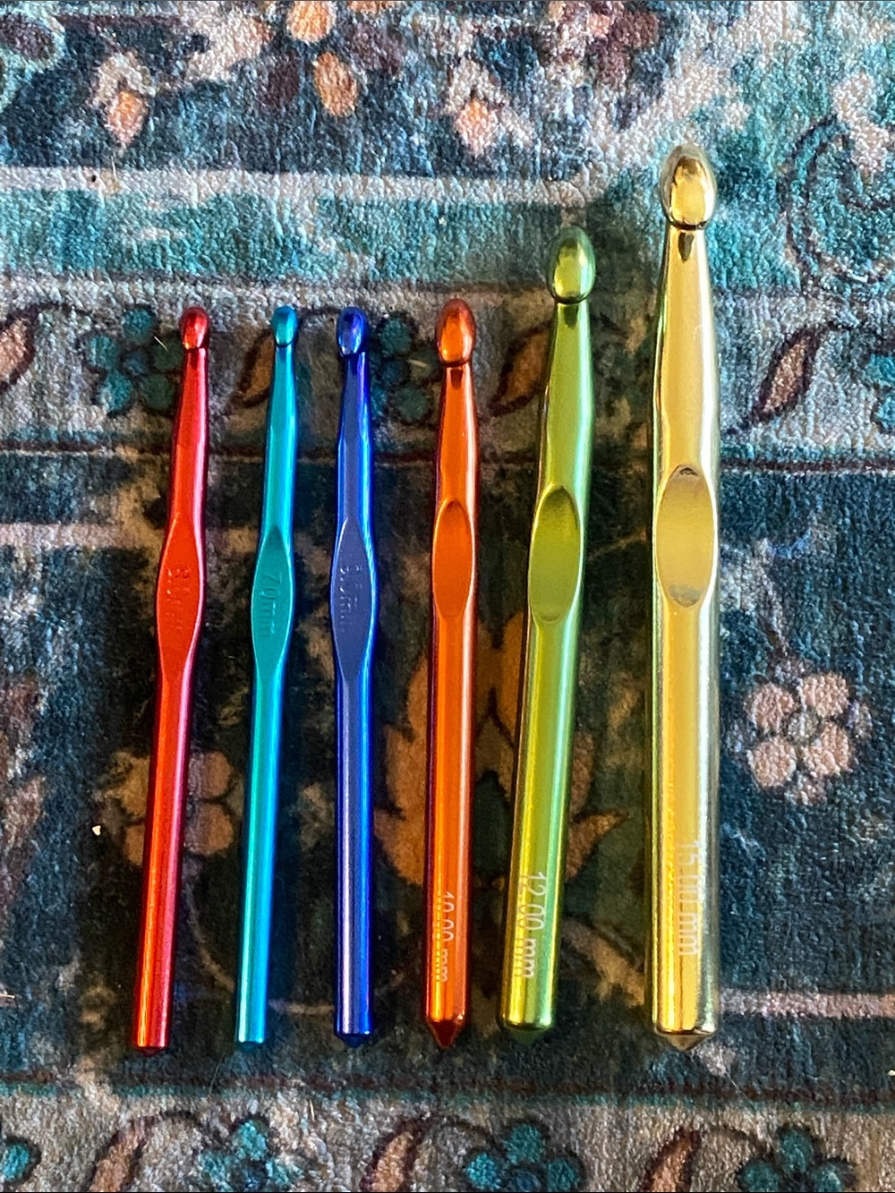 NWOT 6 crochet hooks